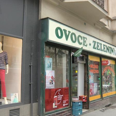 Hu Lägenhet Prag Exteriör bild
