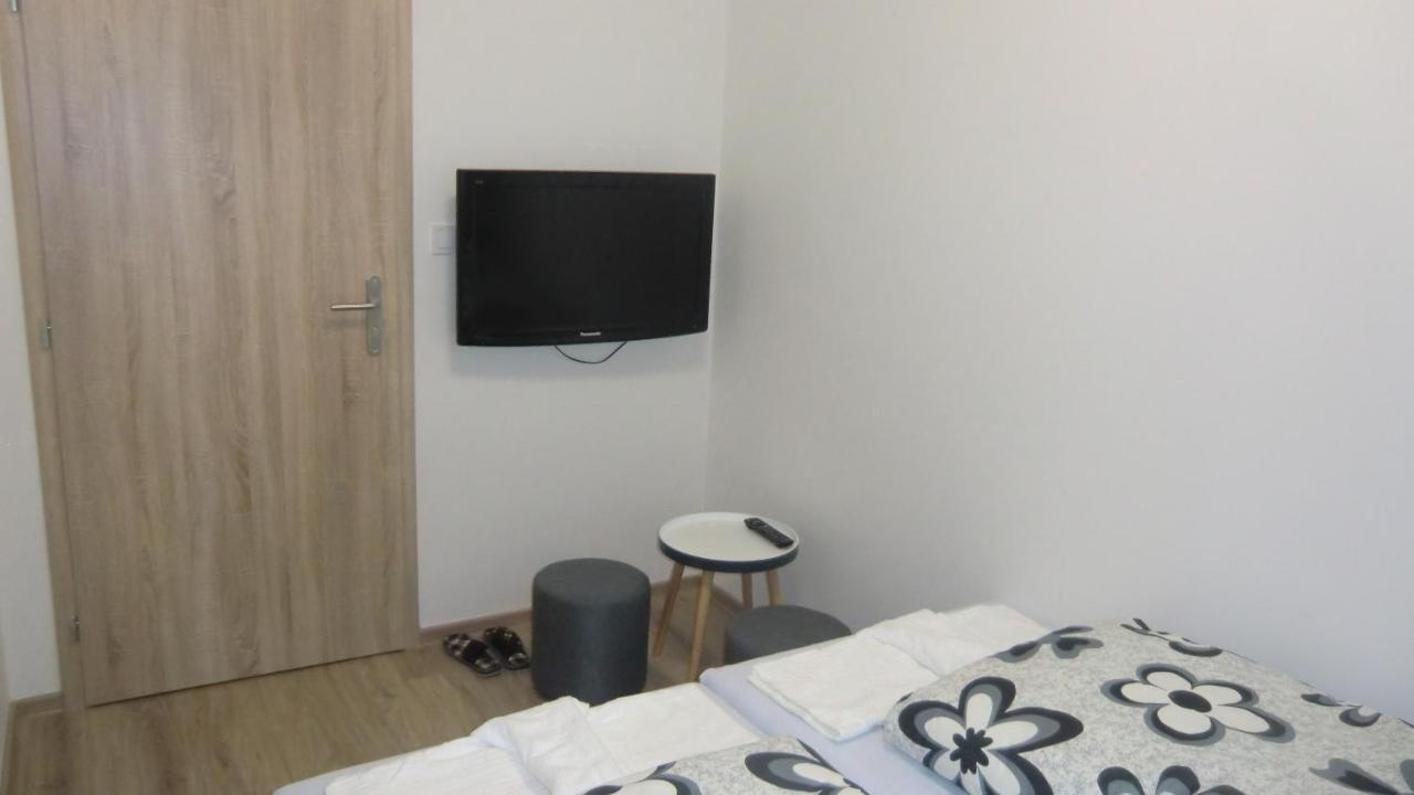 Hu Lägenhet Prag Exteriör bild