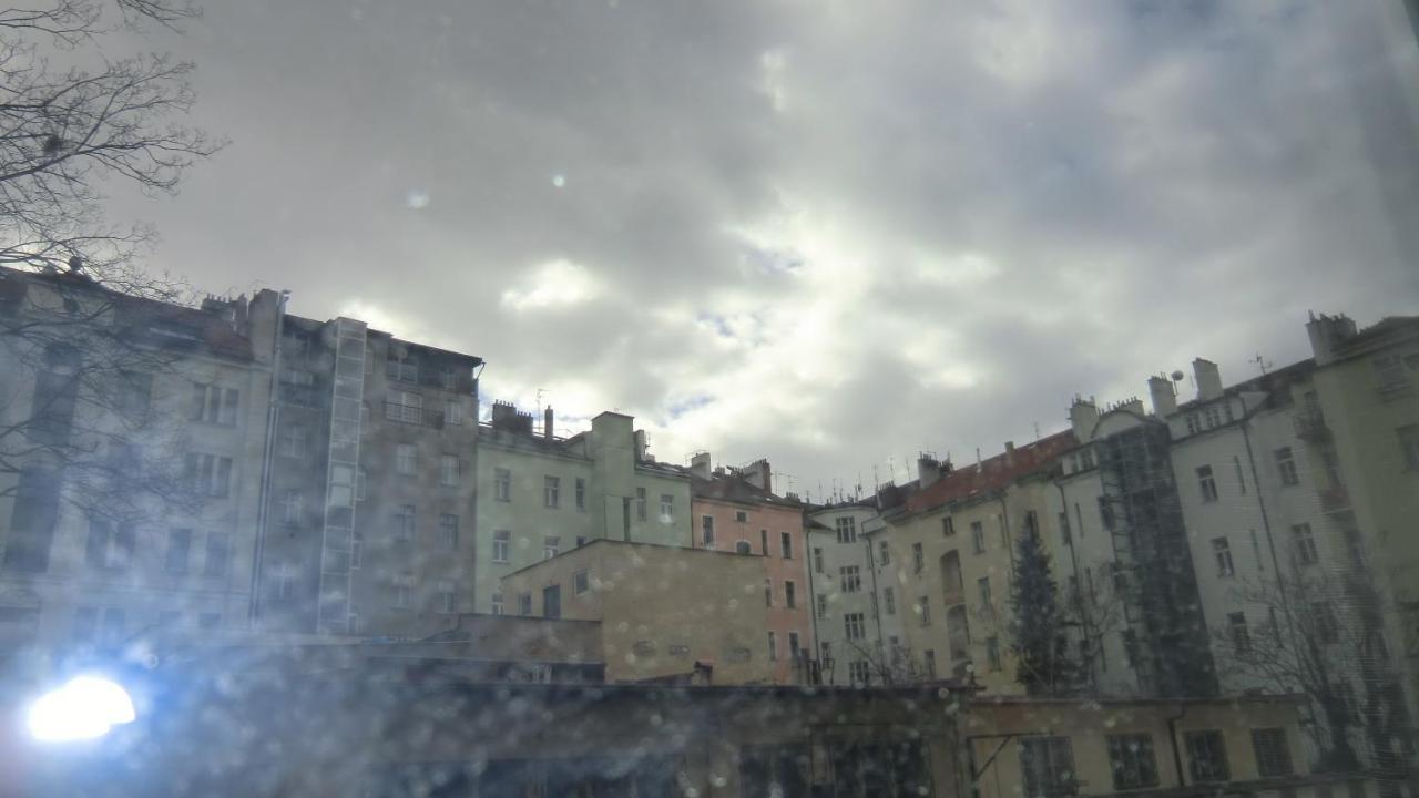 Hu Lägenhet Prag Exteriör bild